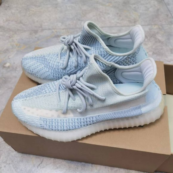 Size 9.5 - adidas Yeezy Boost 350 V2 Cloud White Reflective - Picture 1 of 8